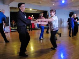 BB 05 SWING DANCERS HAVING FUN